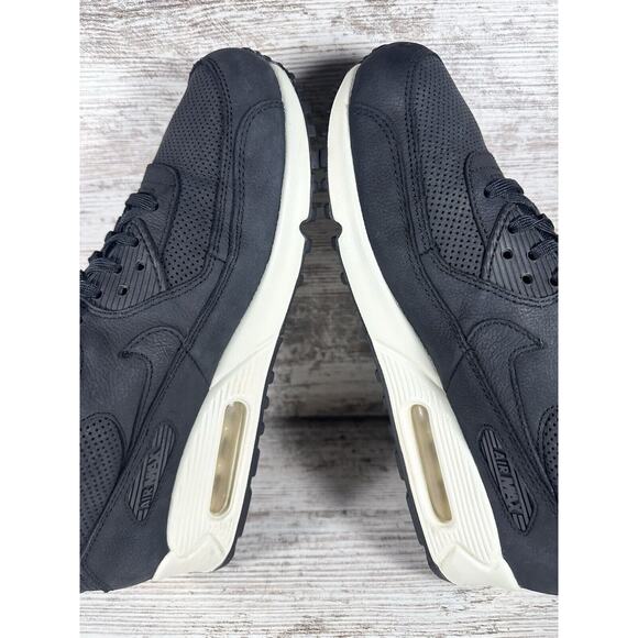 Women's Nike Air Max 90 Pinnacle Black/Sail Leather Sneakers Sz 8.5 Athletic - Picture 11 of 12